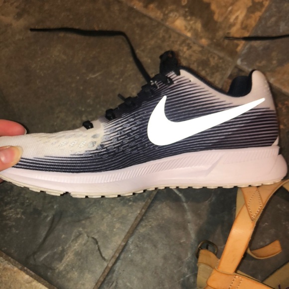 shoes - Picture 5 of 8